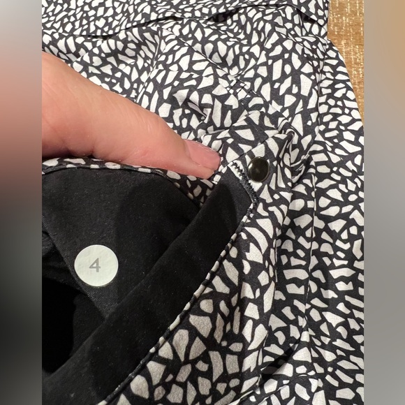 🖤 Lululemon Spring Break Away Short
Miss Mosaic Black - Picture 10 of 11